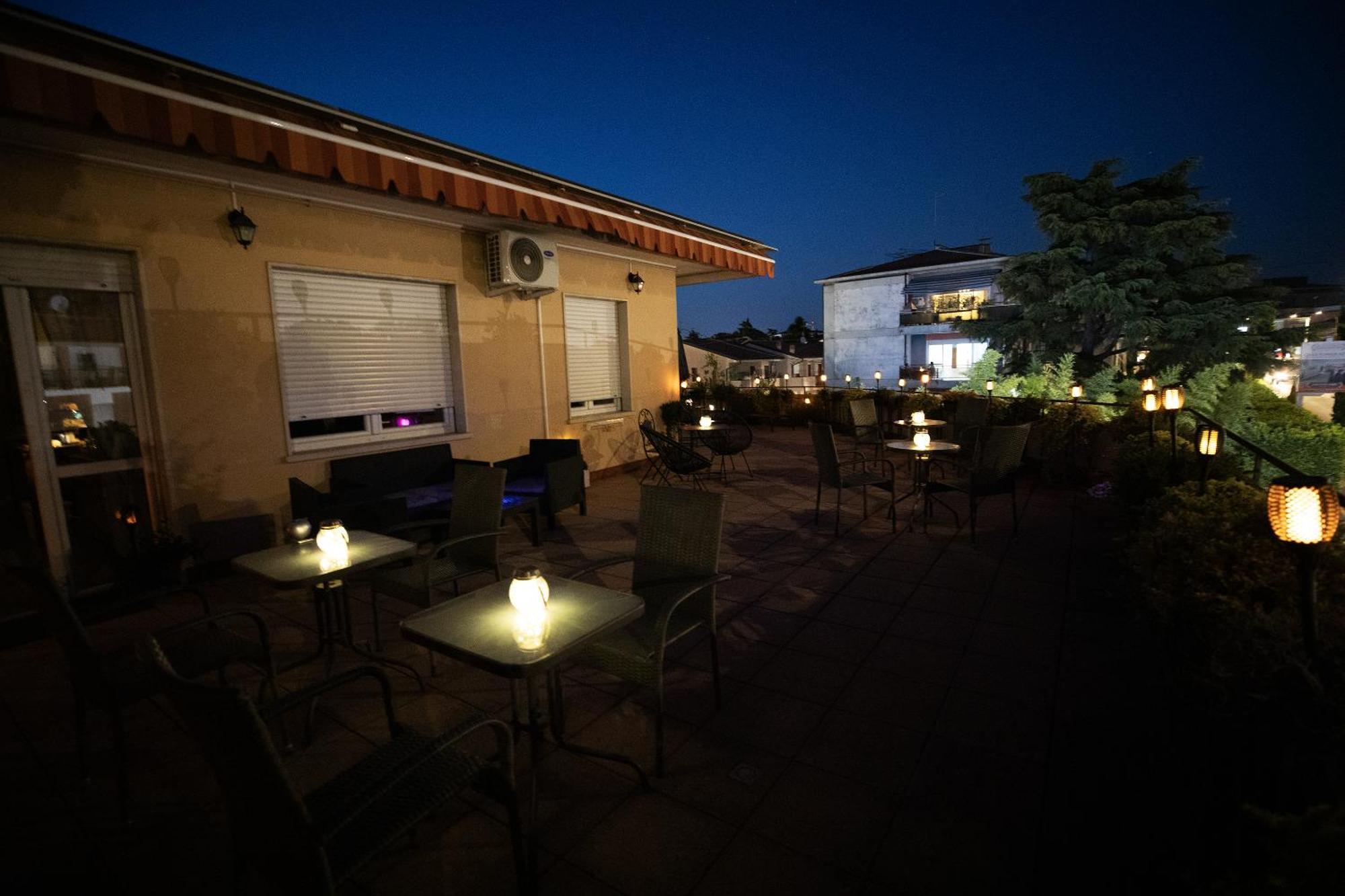 Bru Rooms Peschiera del Garda Luaran gambar