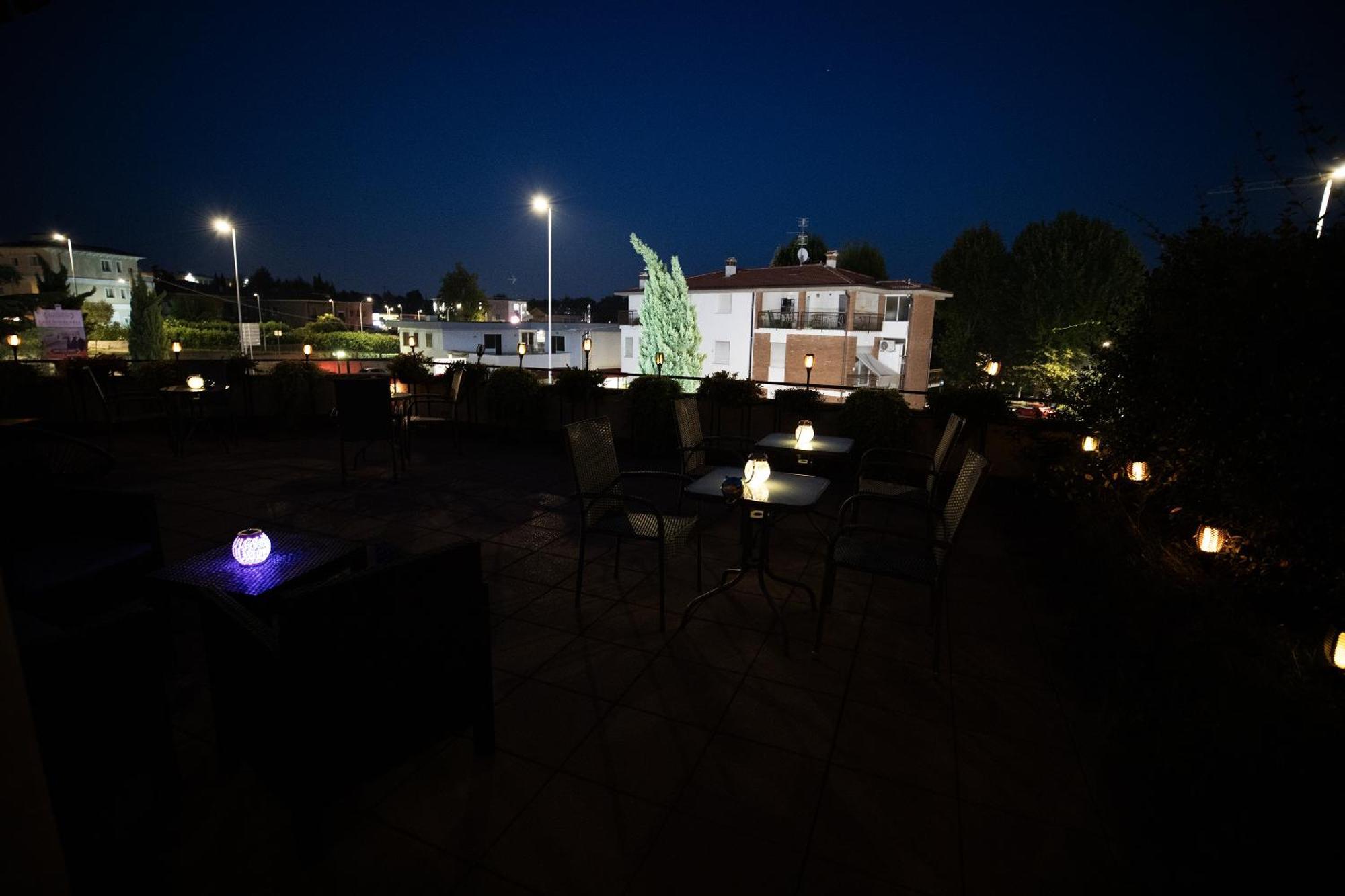 Bru Rooms Peschiera del Garda Luaran gambar