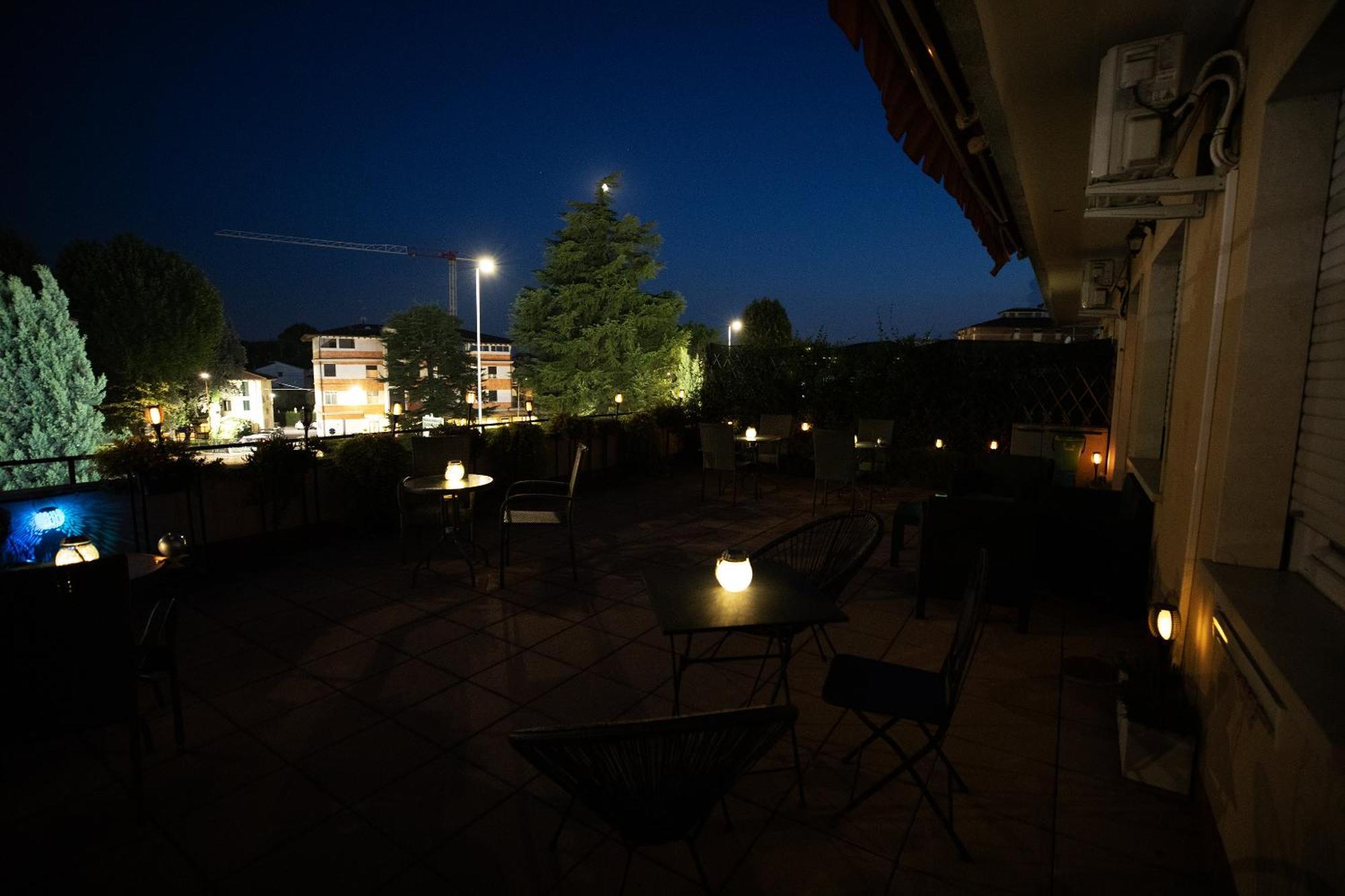 Bru Rooms Peschiera del Garda Luaran gambar