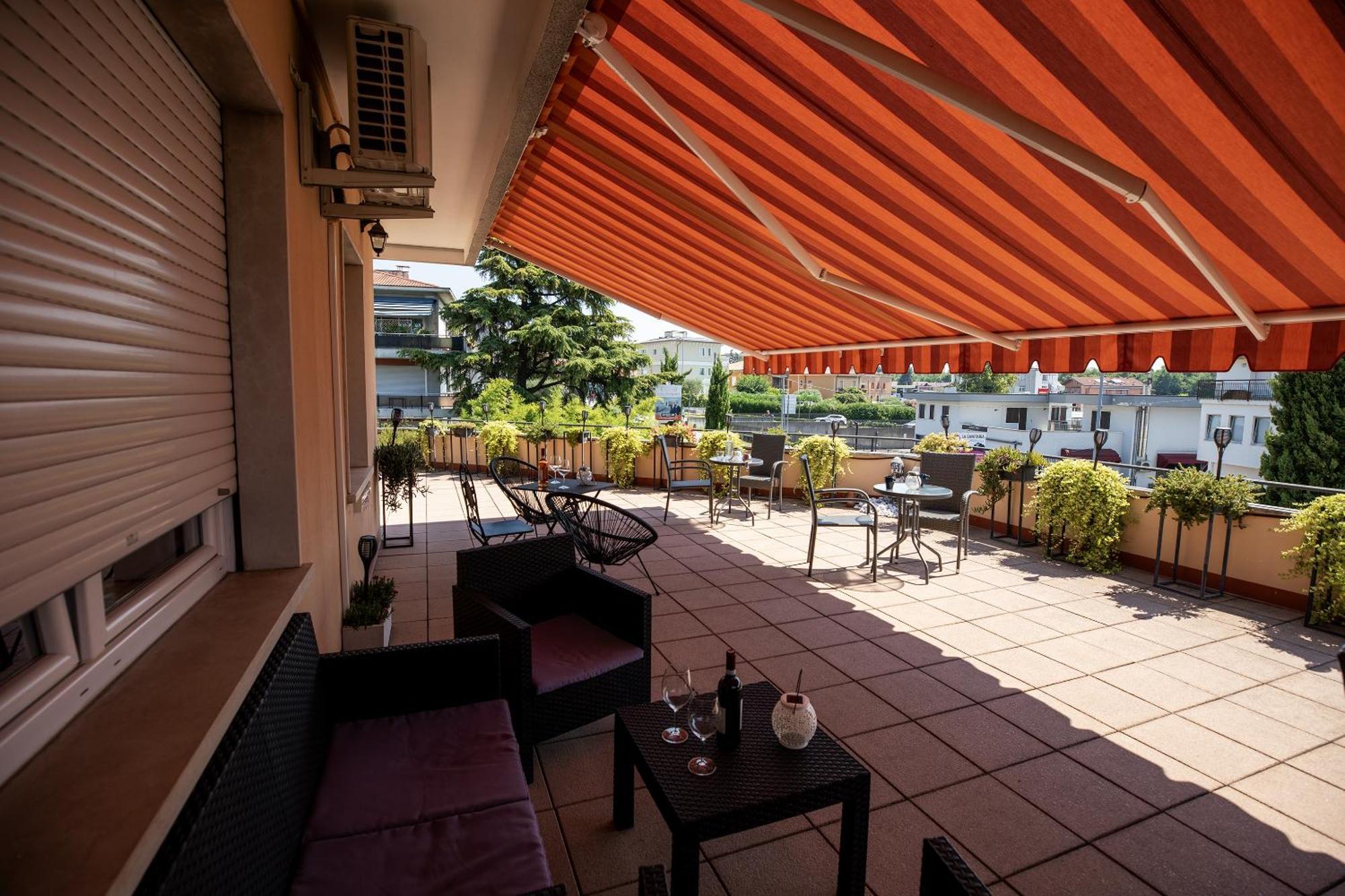 Bru Rooms Peschiera del Garda Luaran gambar